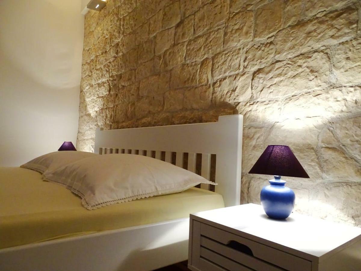 Apartment Naita Sinj Dış mekan fotoğraf
