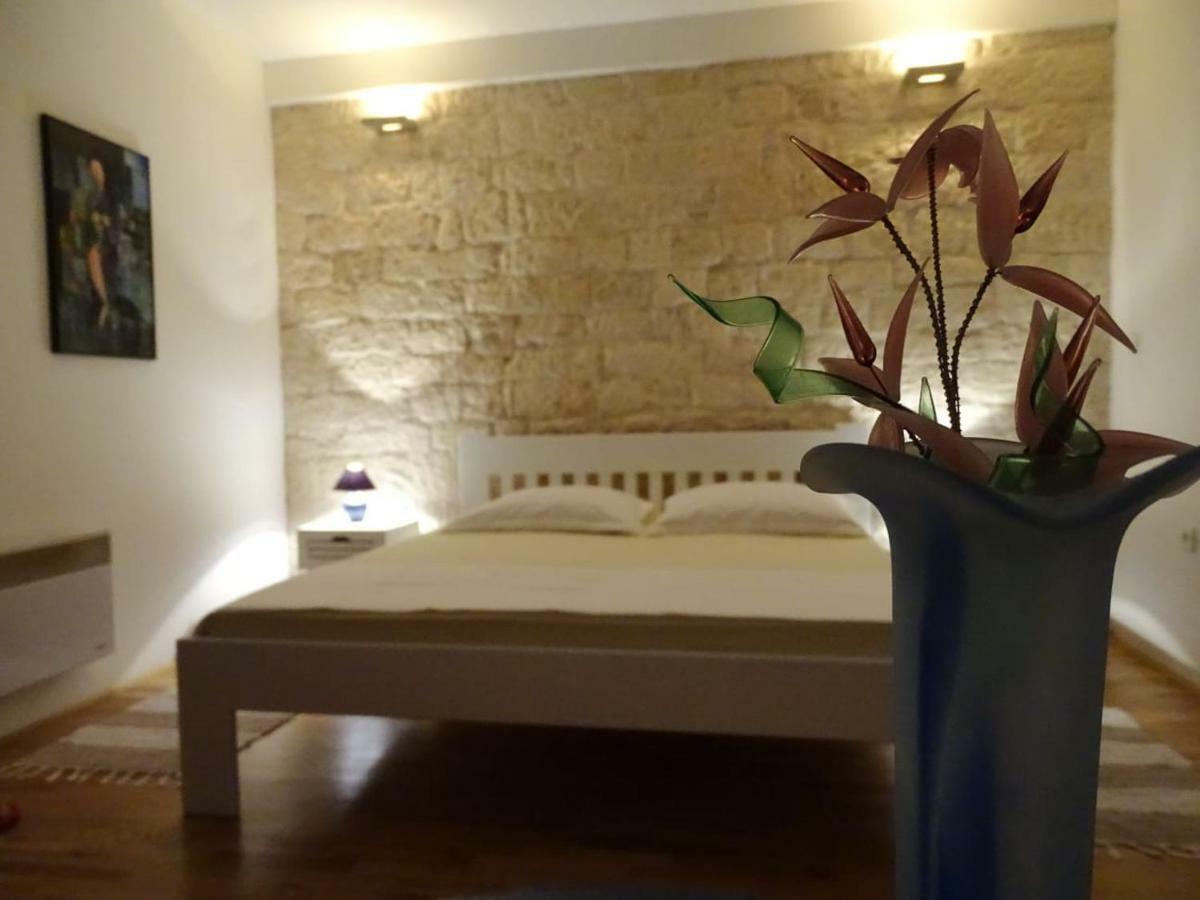 Apartment Naita Sinj Dış mekan fotoğraf