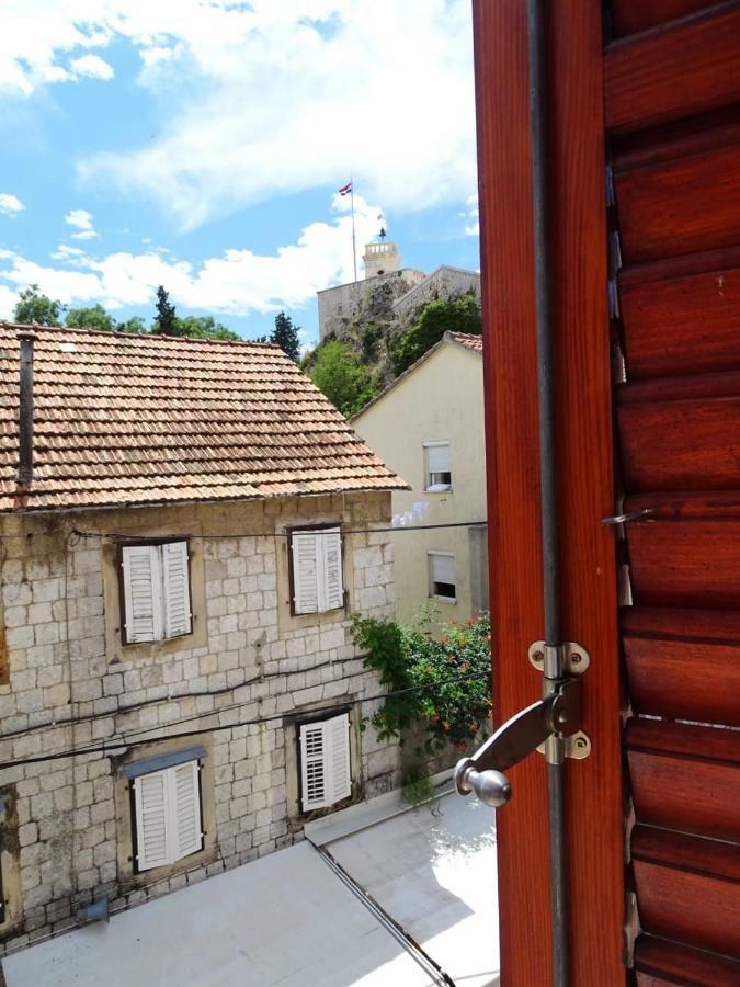 Apartment Naita Sinj Dış mekan fotoğraf